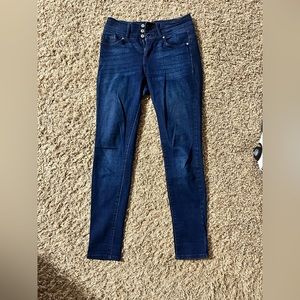 Kancan size 7 women’s jeans